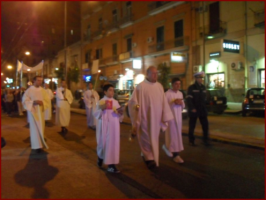 28-10-2011-processione-eucaristica (4)